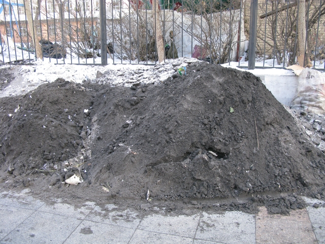 This is what most of the snow in Haerbin looked like throughout the city.  It was very dirty and slippery.  