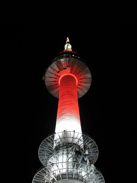 The lights illuminating the tower changed every so often. Here is the red version.